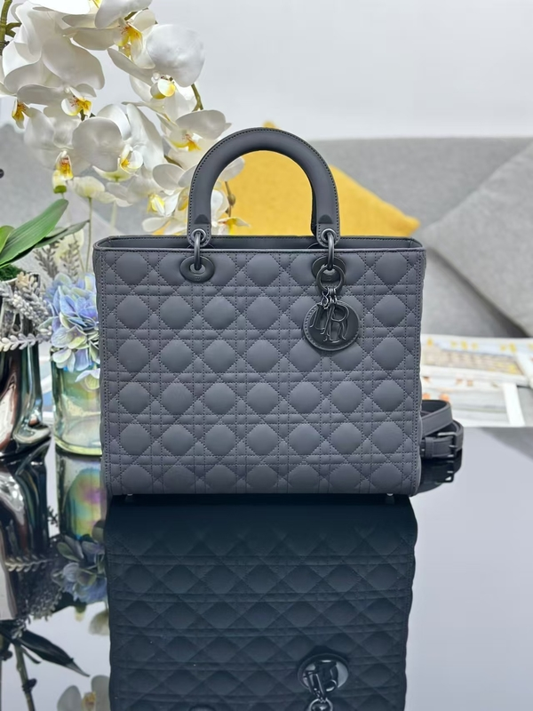 Latest company case about The ten best-selling bags of Dior？