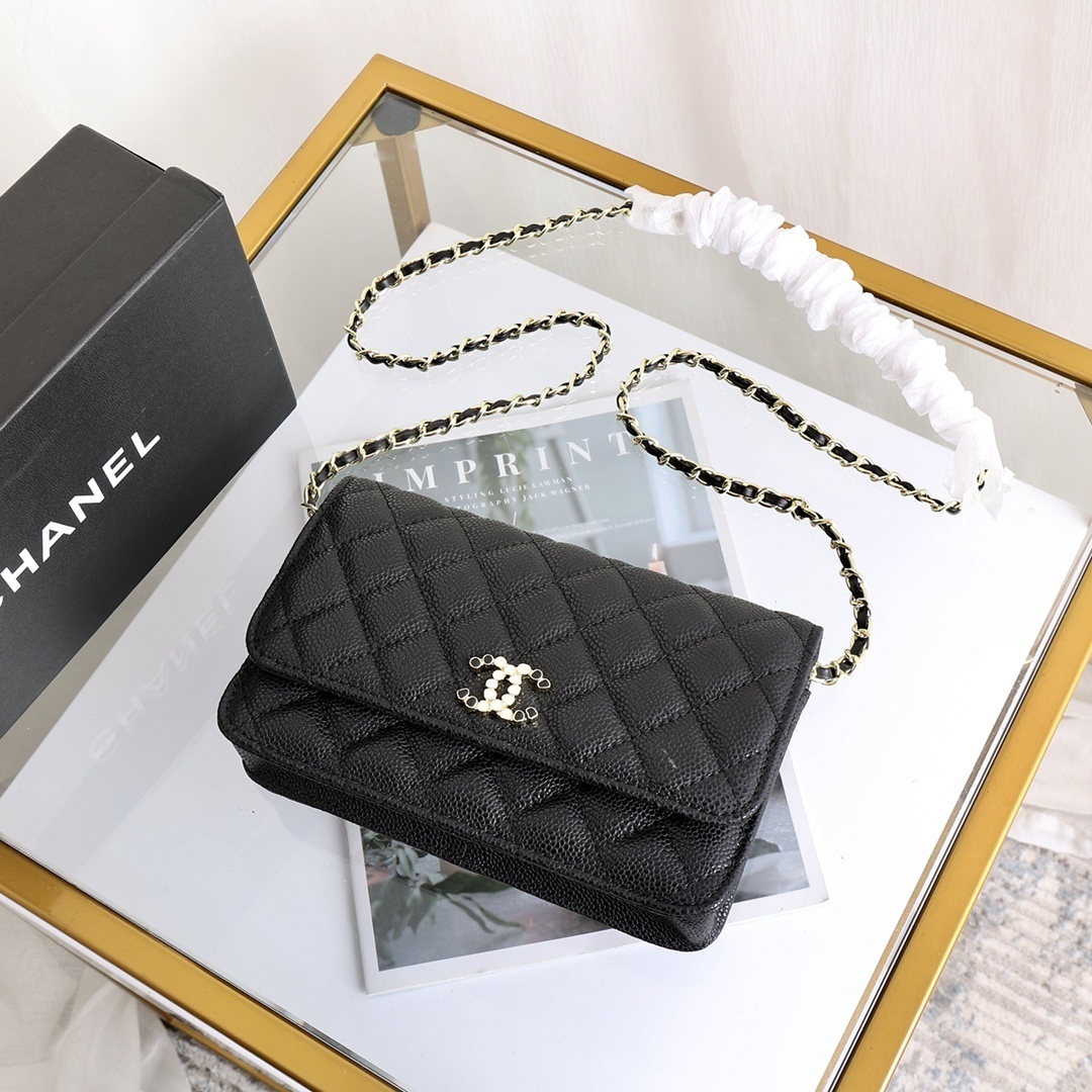 Latest company case about Which one is of a higher grade, Chanel or Hermes？