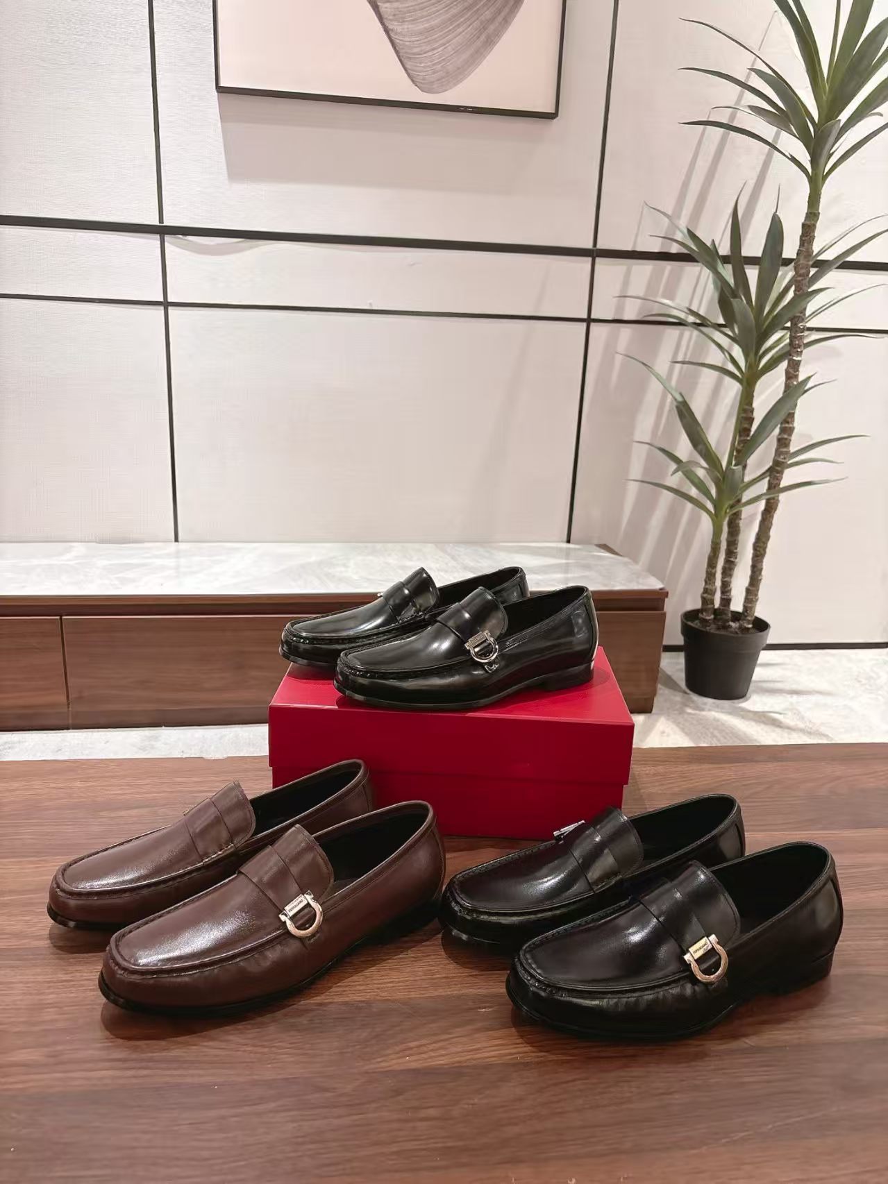 Latest company case about Gucci 2026 Shoes & Bags: Demna’s Debut Collection Breakdown