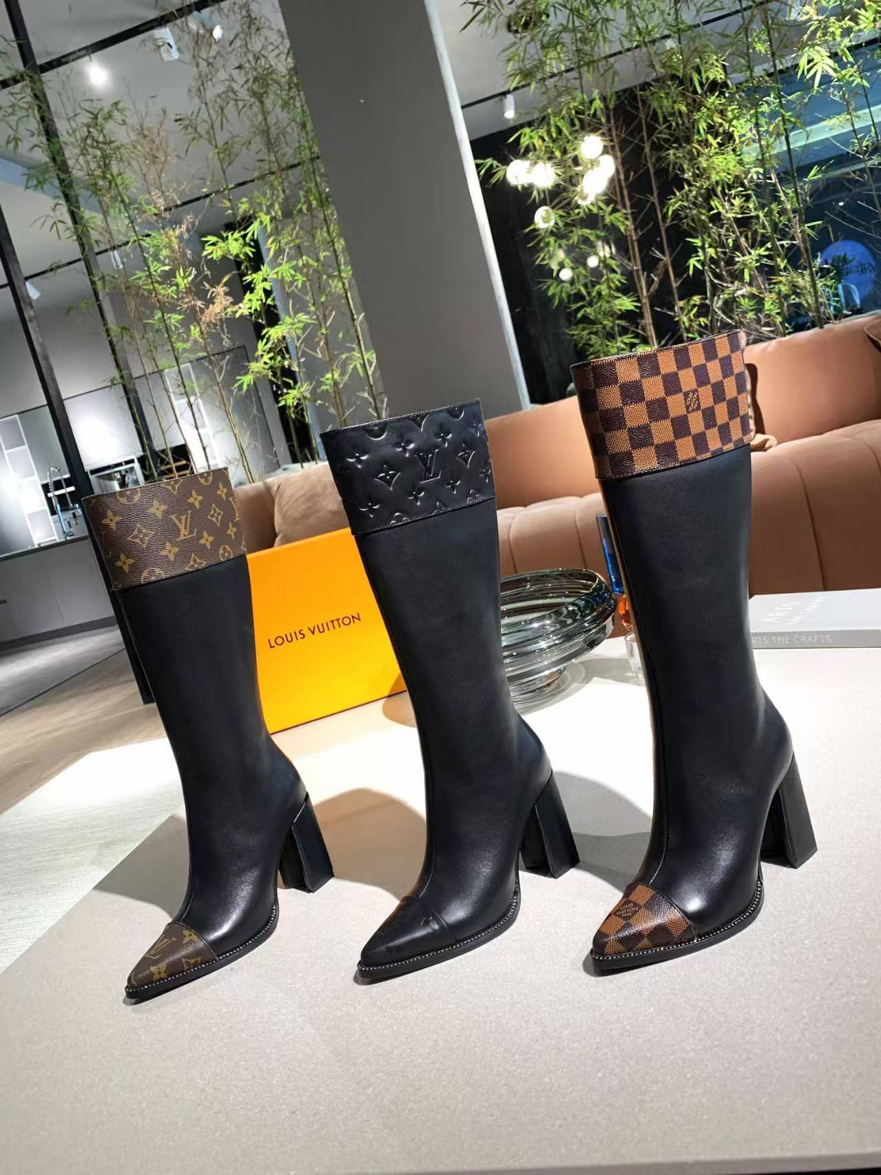 Latest company case about Fendi Baguette 2026 Limited Edition Bag & Logo Shoes