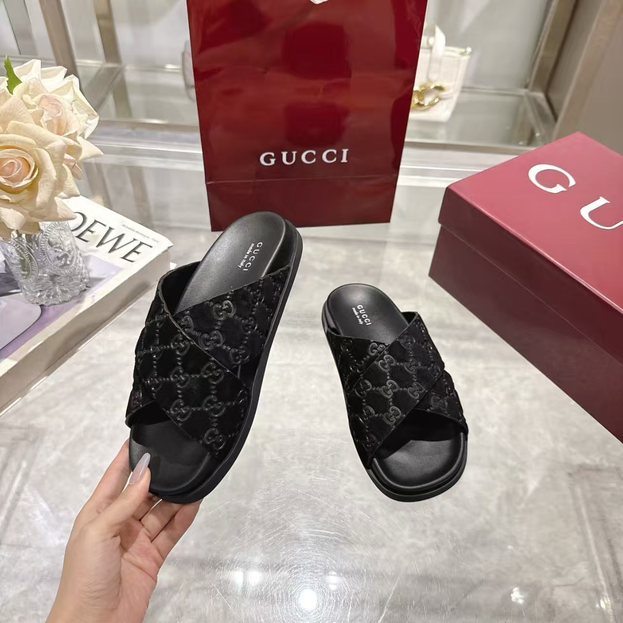 Latest company case about What is the design concept of Valentino?
