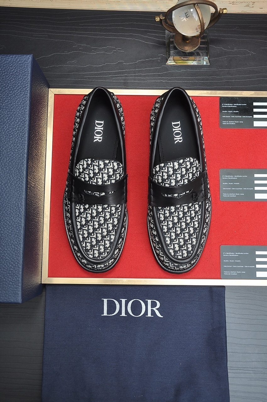 Neueste Unternehmensnachrichten über Enthält Dior-Lippenstift Vogelaugen-Chili-Extrakt?