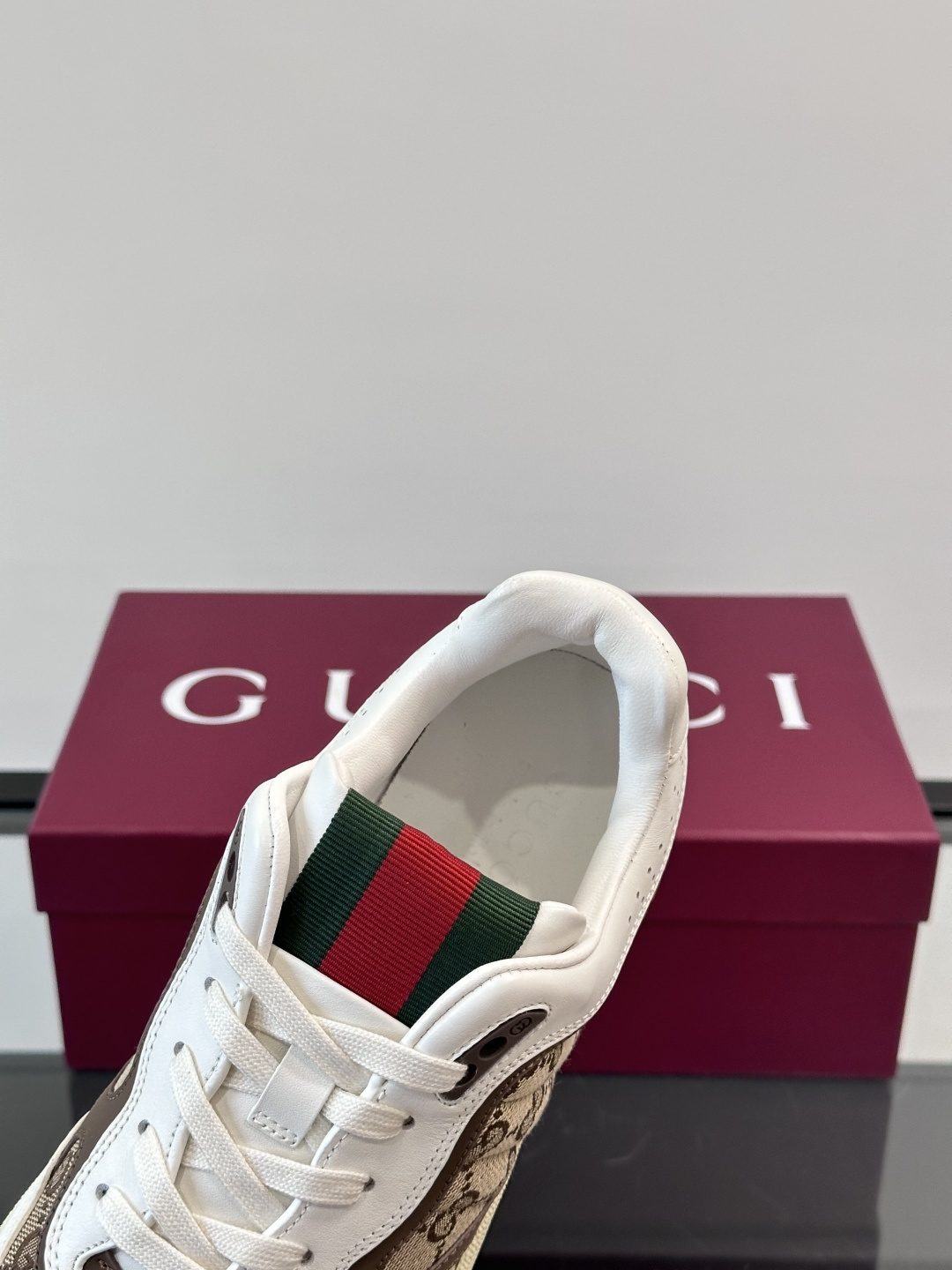 Latest company news about Gucci and Prada clothing and footwear 2026 first round price adjustment