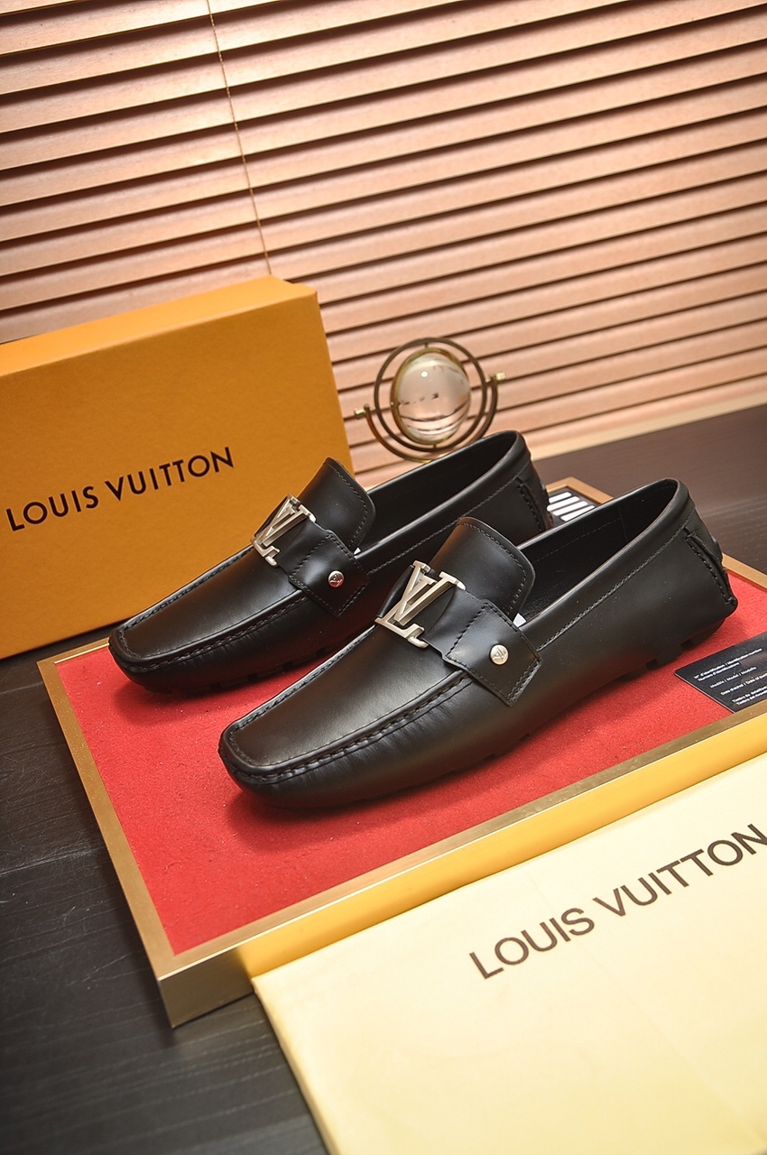 Latest company news about Balenciaga 2026 Thick Soled Dad Shoes: Exaggerated silhouette, must-have for trendsetters Blog Outline