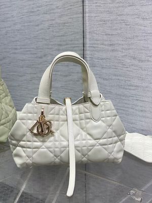 Luxury Designer White Leather Handbag Diamond Patterned Small Handbag For Travel