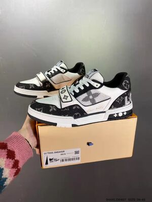 Louis Vuitton Board Shoes Height-increasing Thick-soled Dad Shoes with Water-resistant Design and Cushioned Insole