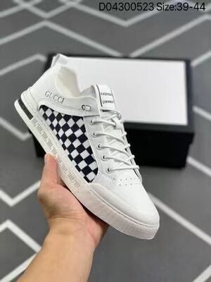 Gucci Breathable Waterproof Casual Shoes for Men with Memory Foam Insole and Checkered Design