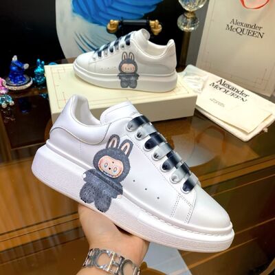 New Korean McQueen Women's Sneakers with Memory Foam Cushioned Insole and Durable Sheepskin for Height-Increasing Sponge Sole Comfort
