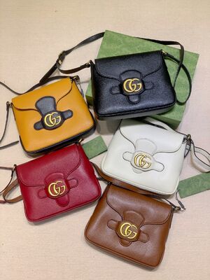 Gucci Double G Hardware Luxury Designer Wallet with Magnetic Buckle Closure and Memory Foam Insole