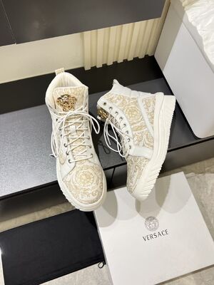 High-top Men's Fashionable And Casual Versace Leather Shoes, Perfect For Any Outfit