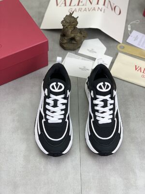 Valentino Breathable Leather Sports Shoes with Height-Increasing Thick Bottom for Versatile Fashion